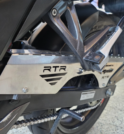 GUARDA CADENA EN ACERO TVS APACHE 160/200 4V
