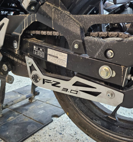 LUJO LATERAL DE CADENA YAMAHA FZ 3.0