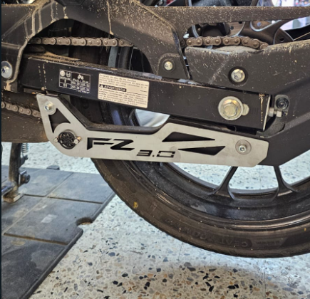 LUJO LATERAL DE CADENA YAMAHA FZ 3.0