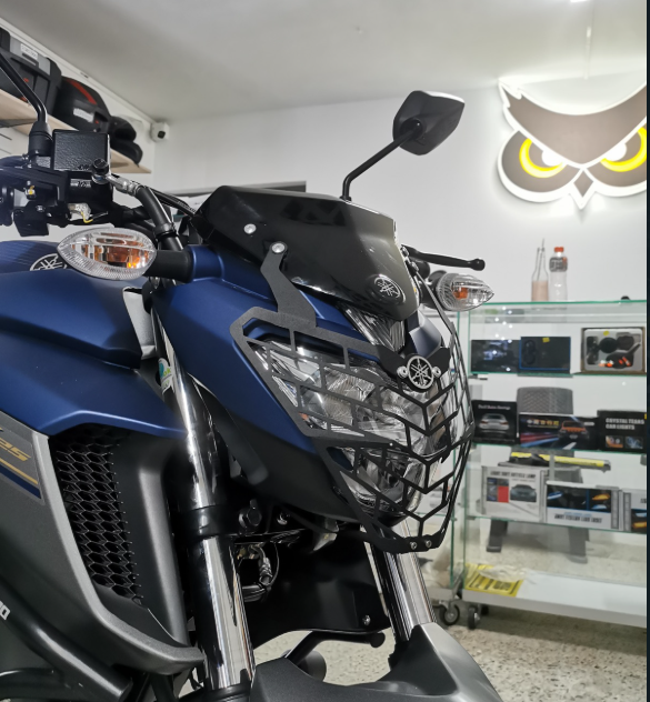 PROTECTOR DE FAROLA EN ACERO YAMAHA FZ25