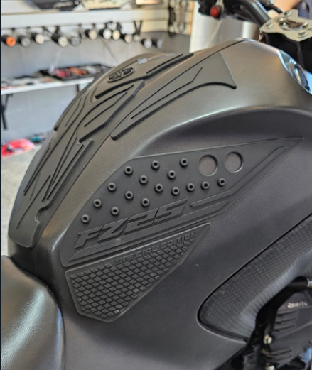 STOMPGRIPS - PROTECTORES DE TANQUE SPECIAL EDITION YAMAHA FZ25