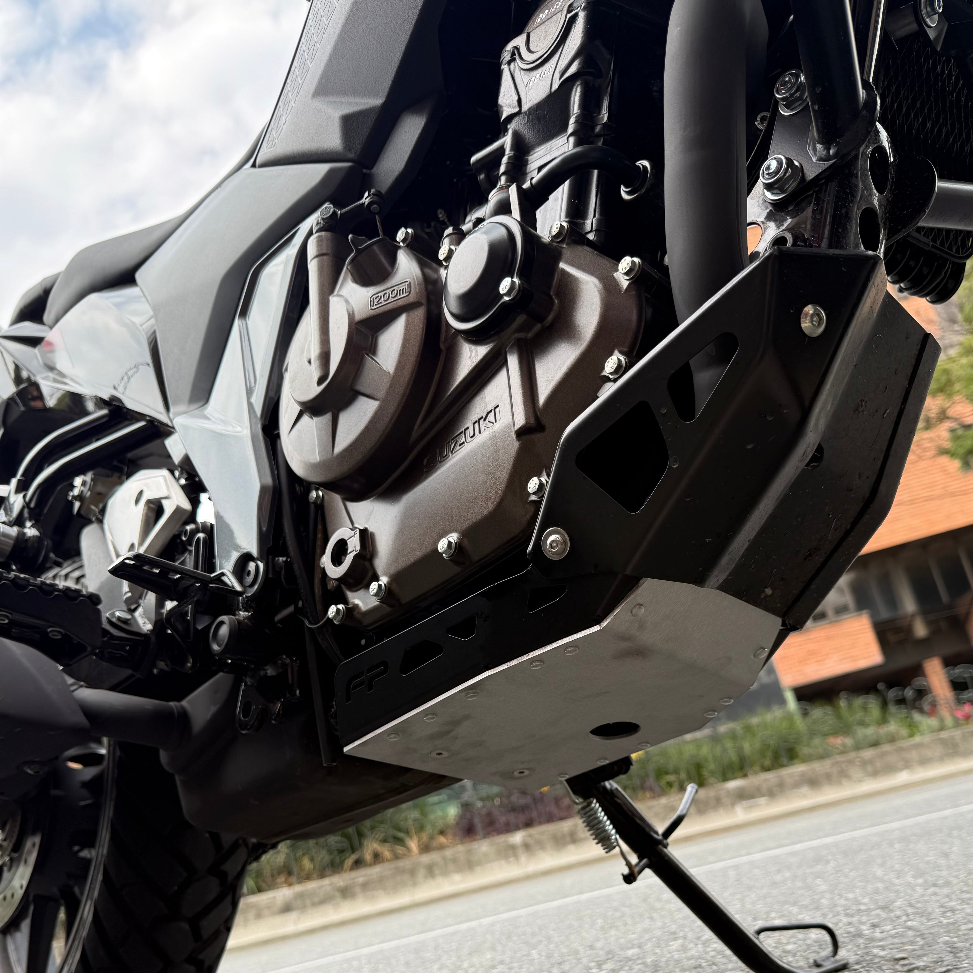 PROTECTOR DE MOTOR PECHERA SUZUKI VSTROM 250 SX FP