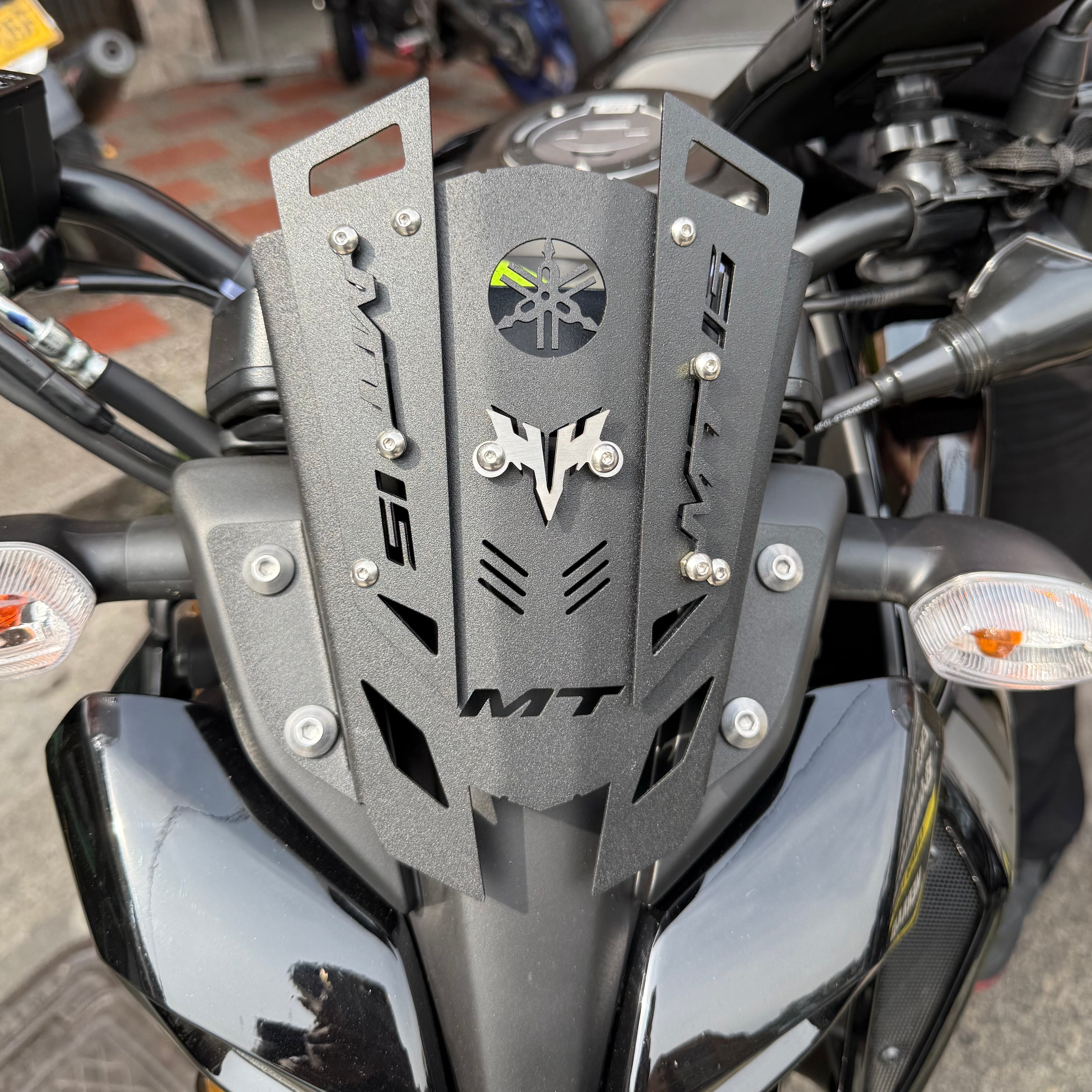CUPULA EN ACERO YAMAHA MT-15 PEQUEÑA