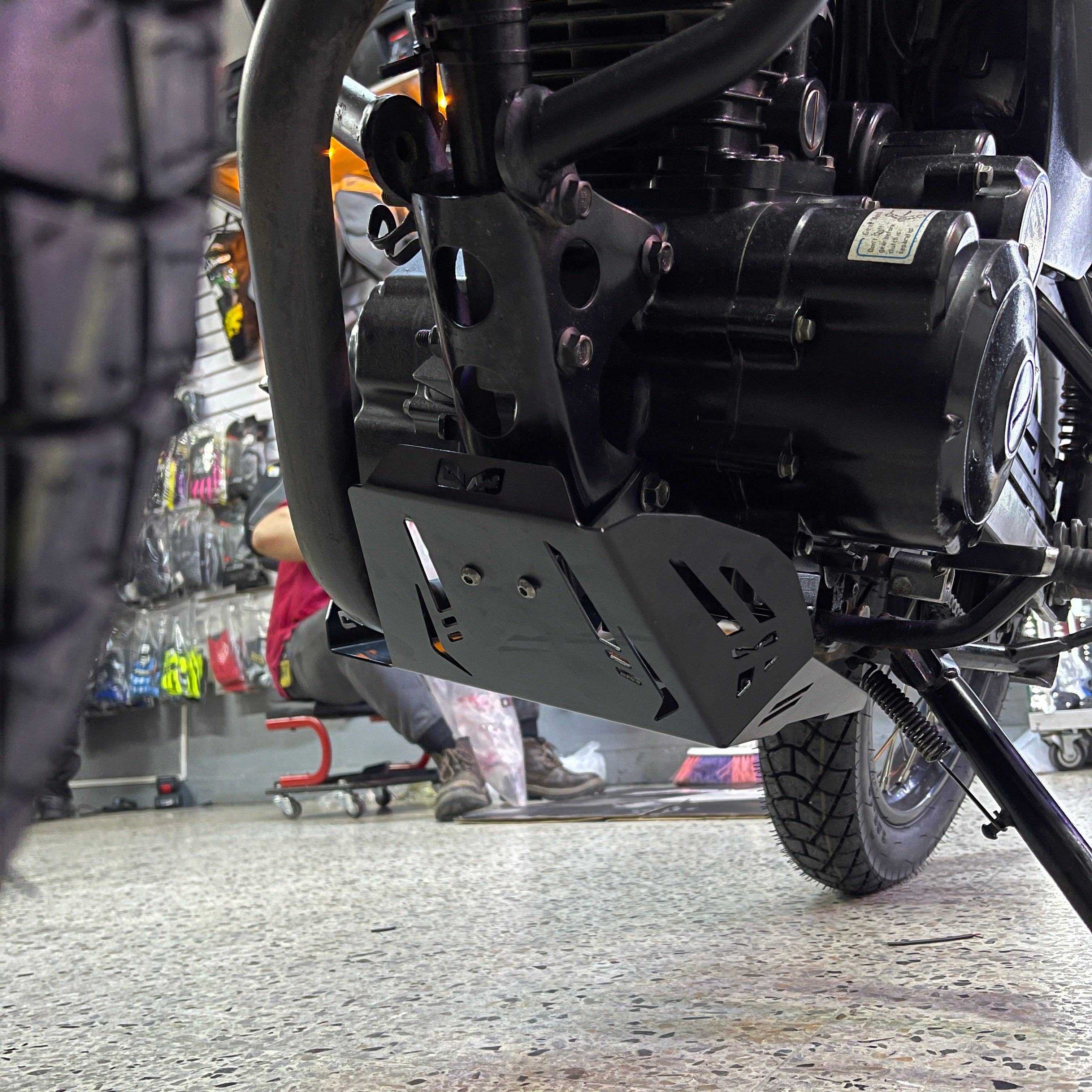 PROTECTOR DE MOTOR PECHERA ARMO AKT NKD