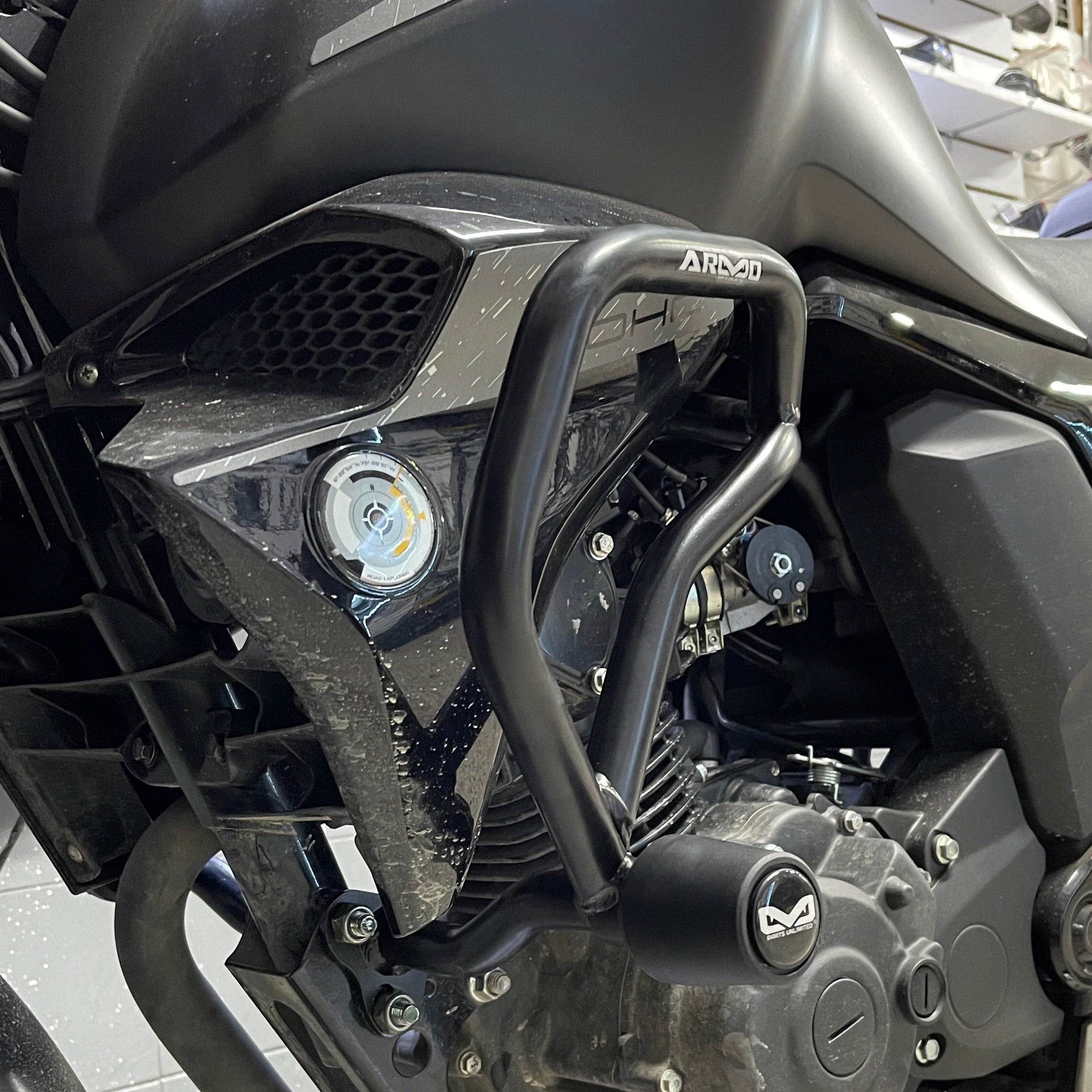 BARRA DE PROTECCIÓN CON SLIDER ARMO YAMAHA FZ 2.0