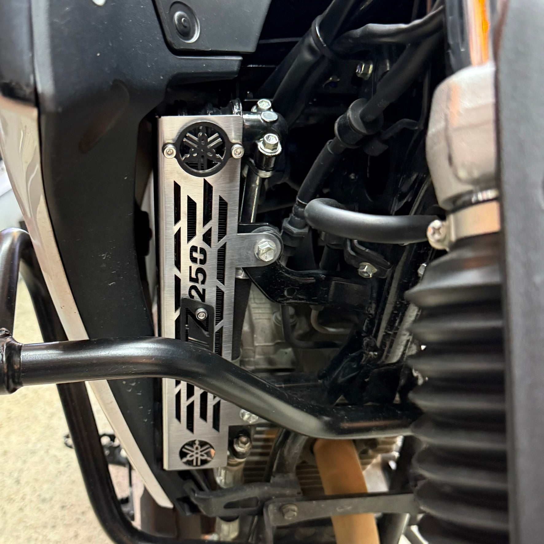 PROTECTOR DE RADIADOR EN ACERO YAMAHA XTZ 250 2010/2019 - XTZ 250 ABS