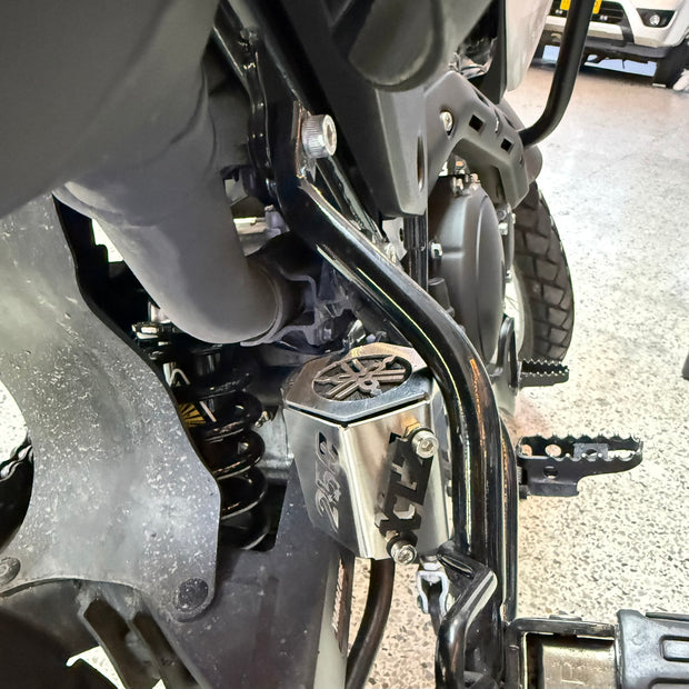 PROTECTOR DE BOMBA O DEPOSITO DE LIQUIDO DE FRENO TRASERO EN ACERO YAMAHA XTZ 250 2010/2019 - XTZ 250 ABS