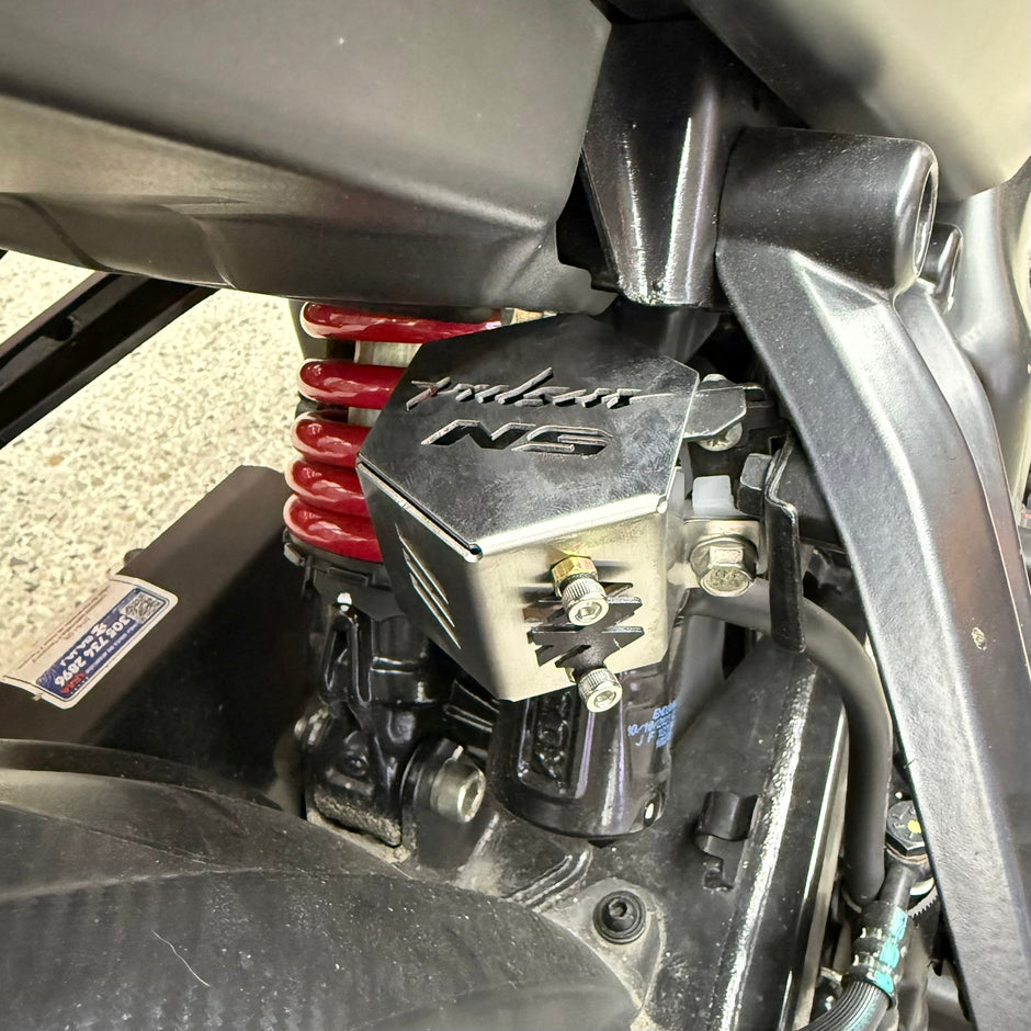 PROTECTOR DE BOMBA O DEPOSITO DE LIQUIDO DE FRENO TRASERO EN ACERO BAJAJ PULSAR NS 200