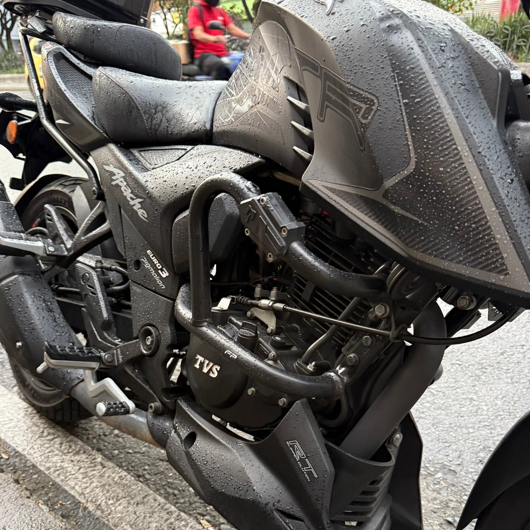 BARRA DE PROTECCIÓN CON SLIDER FP TVS APACHE 160/200 4V