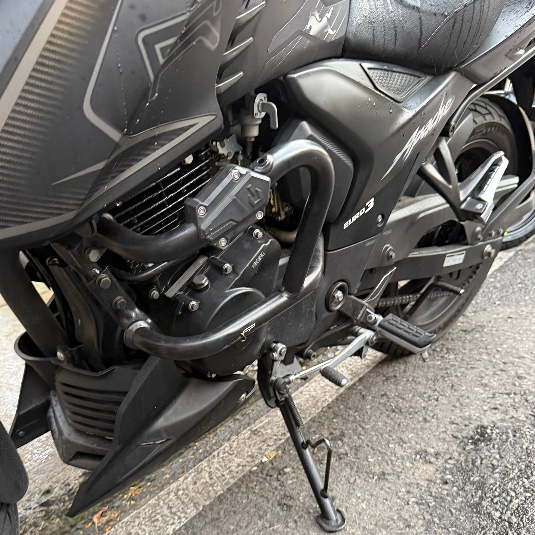 BARRA DE PROTECCIÓN CON SLIDER FP TVS APACHE 160/200 4V