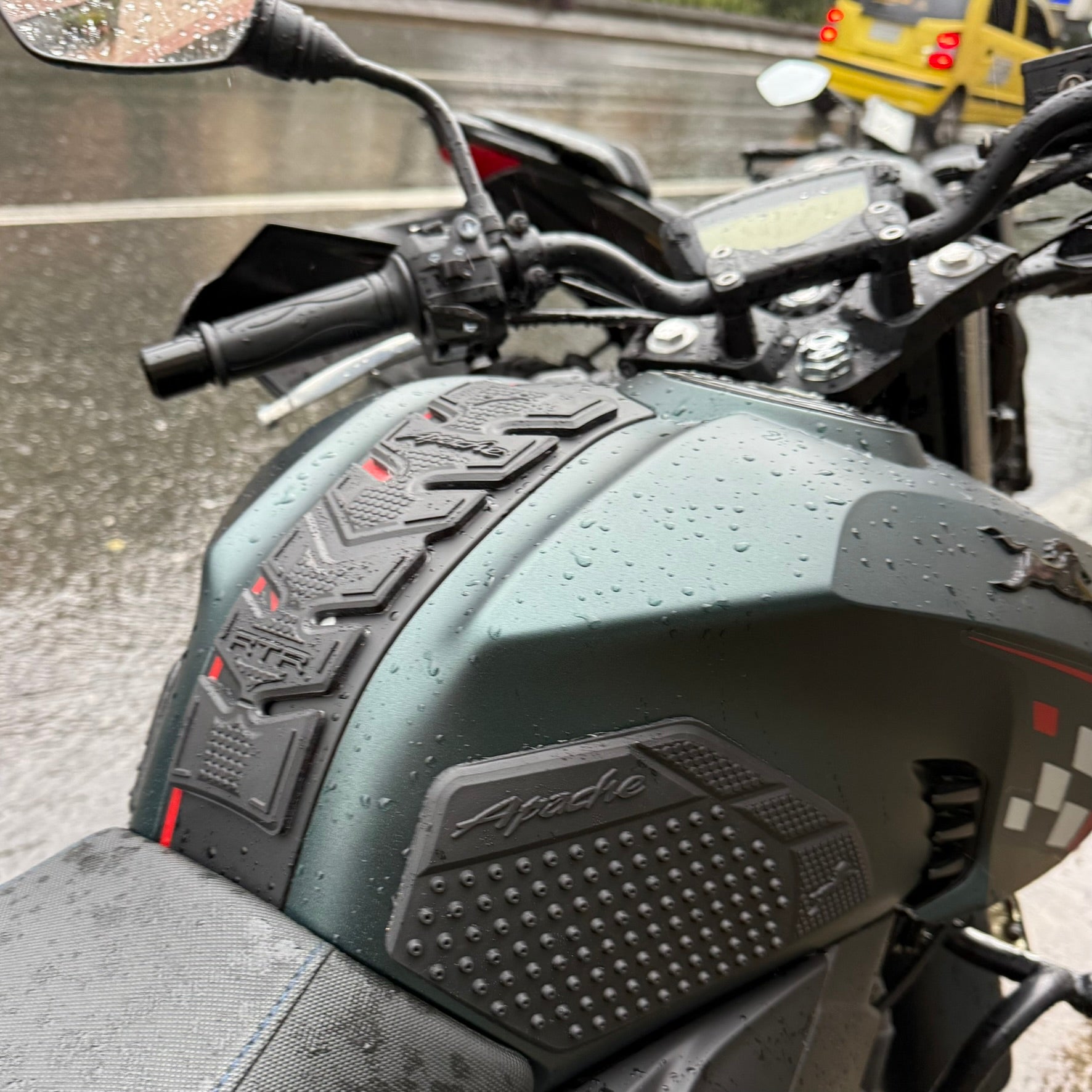 STOMPGRIPS - PROTECTORES DE TANQUE 3D TVS APACHE 1607180 2V - TVS APACHE 160/200 4V (COMPLETO)