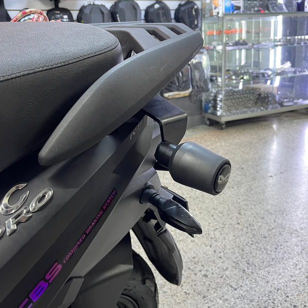 DEFENSAS CON SLIDERS ARMO AKT DYNAMIC PRO 125 DELANTERO Y TRASERO