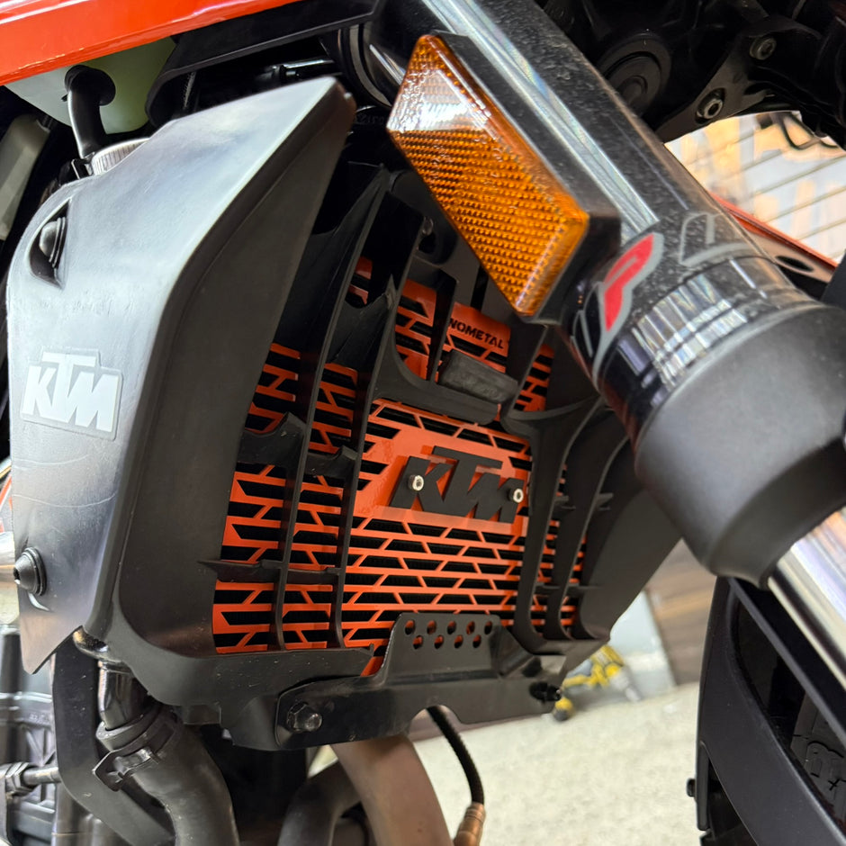 PROTECTOR DE RADIADOR EN ACERO KTM DUKE 200/250/390 NG