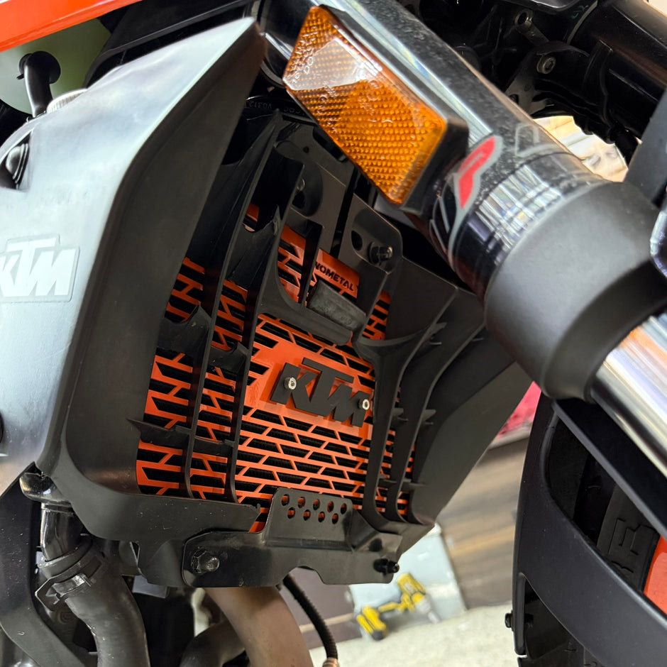 PROTECTOR DE RADIADOR EN ACERO KTM DUKE 200/250/390 NG