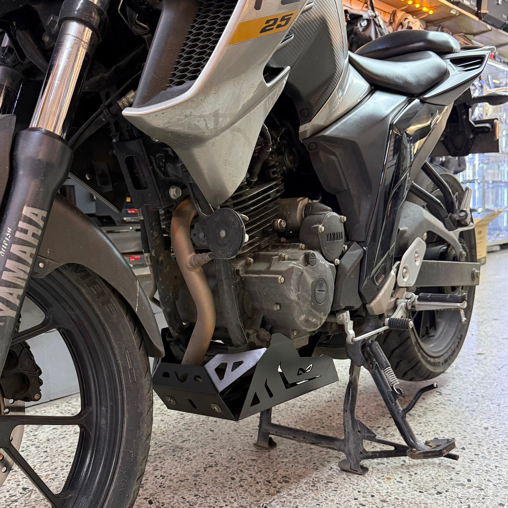 PROTECTOR DE MOTOR PECHERA ARMO YAMAHA FZ25