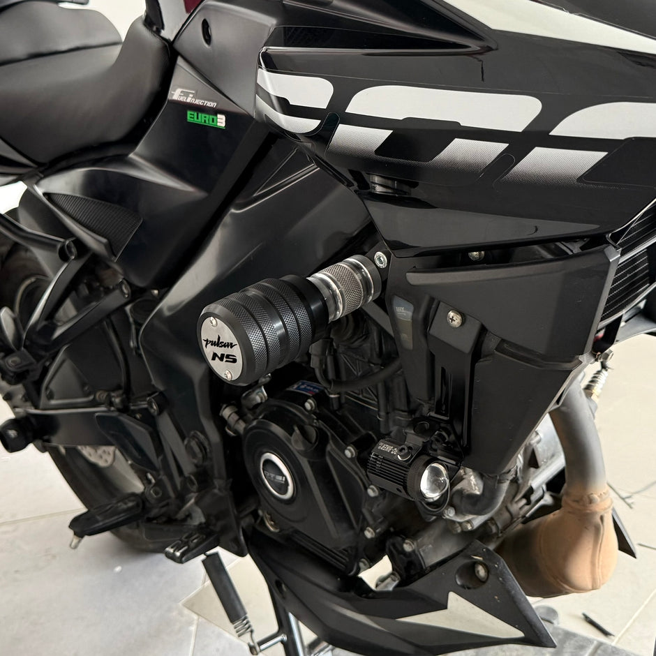 SLIDERS DE ALTO IMPACTO PULSAR NS 200 (2 PUNTOS DE APOYO)