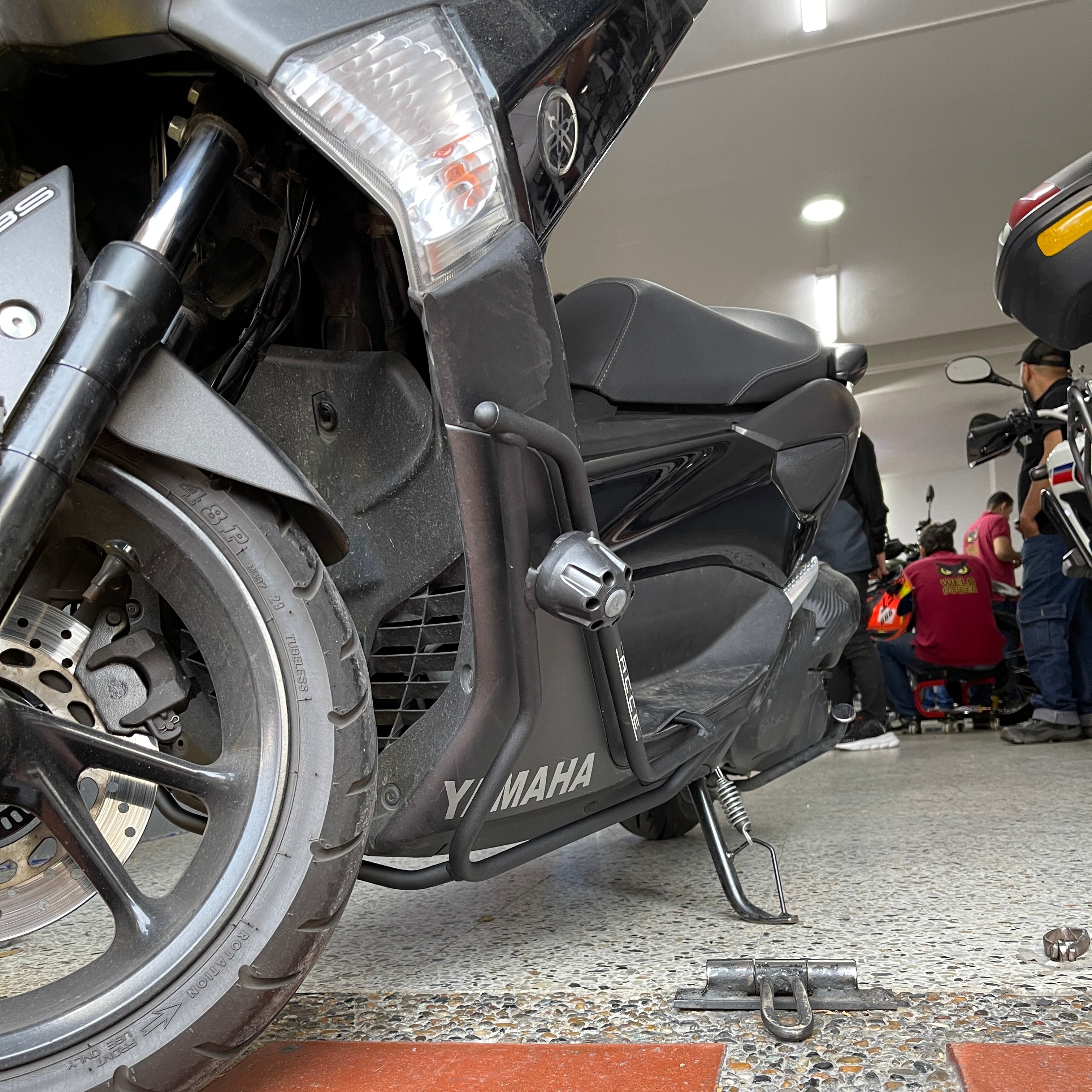 BARRA DE PROTECCIÓN CON SLIDER ARMO YAMAHA NMAX V1