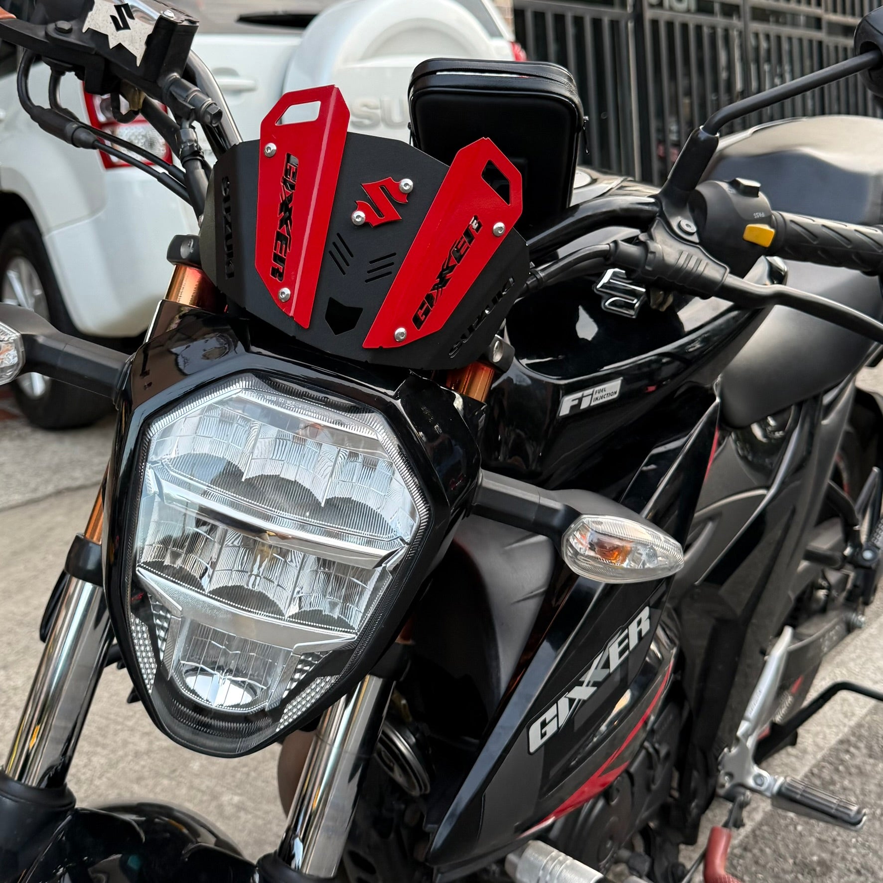 CUPULA EN ACERO SUZUKI GIXXER 150 FI - GIXXER 250 FI CON CACHOS
