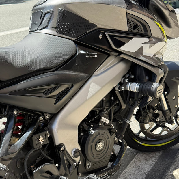 SLIDERS DE ALTO IMPACTO 3 PUNTOS PULSAR NS400Z (3 PUNTOS DE APOYO)