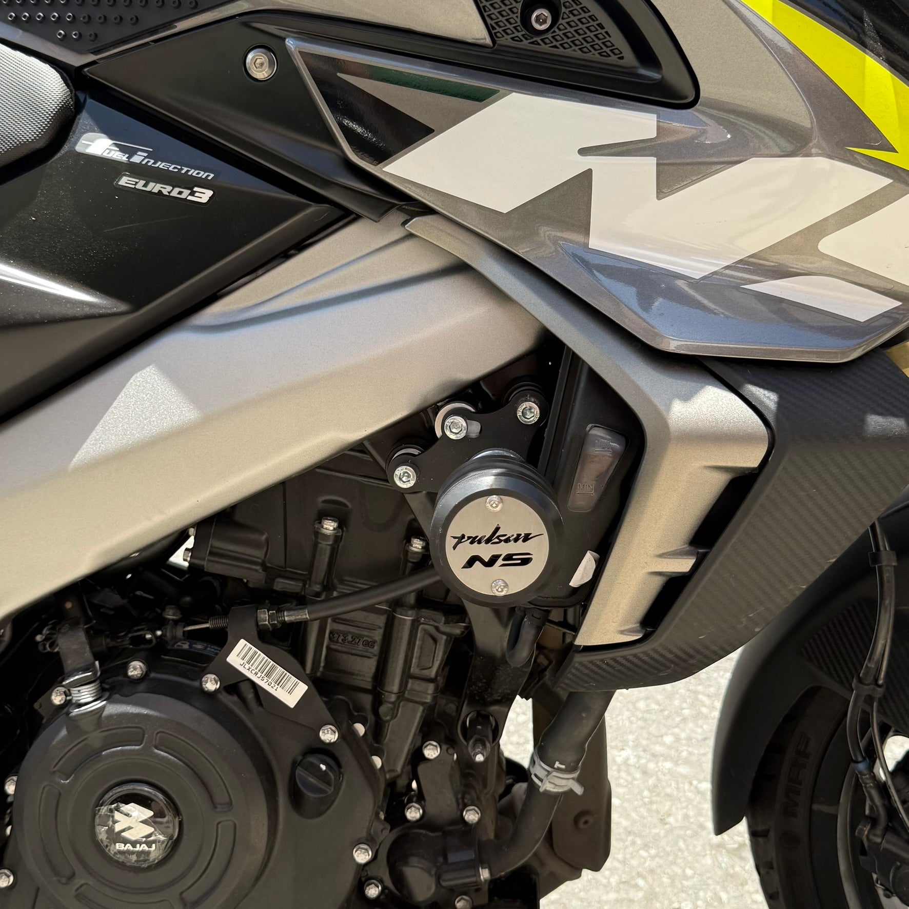 SLIDERS DE ALTO IMPACTO 3 PUNTOS PULSAR NS400Z (3 PUNTOS DE APOYO)