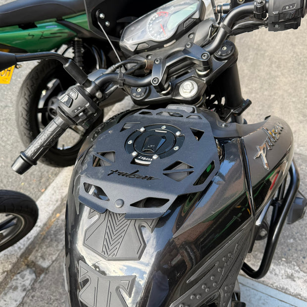 BASE TANKBAG PARRILLA AUXILIAR DE TANQUE BAJAJ PULSAR N160/250