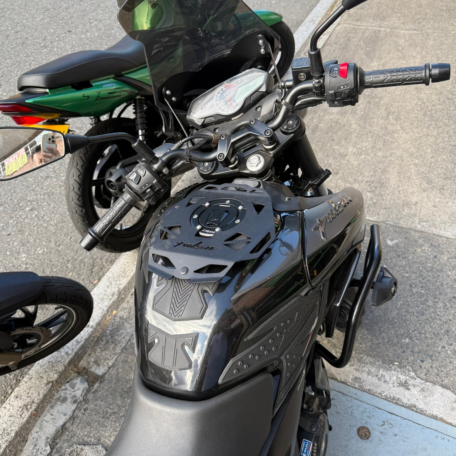 BASE TANKBAG PARRILLA AUXILIAR DE TANQUE BAJAJ PULSAR N160/250