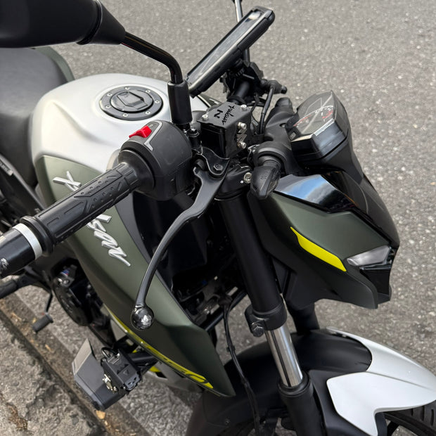 PROTECTOR DE BOMBA O DEPOSITO DE LIQUIDO DE FRENO DELANTERO EN ACERO BAJAJ PULSAR N160/250