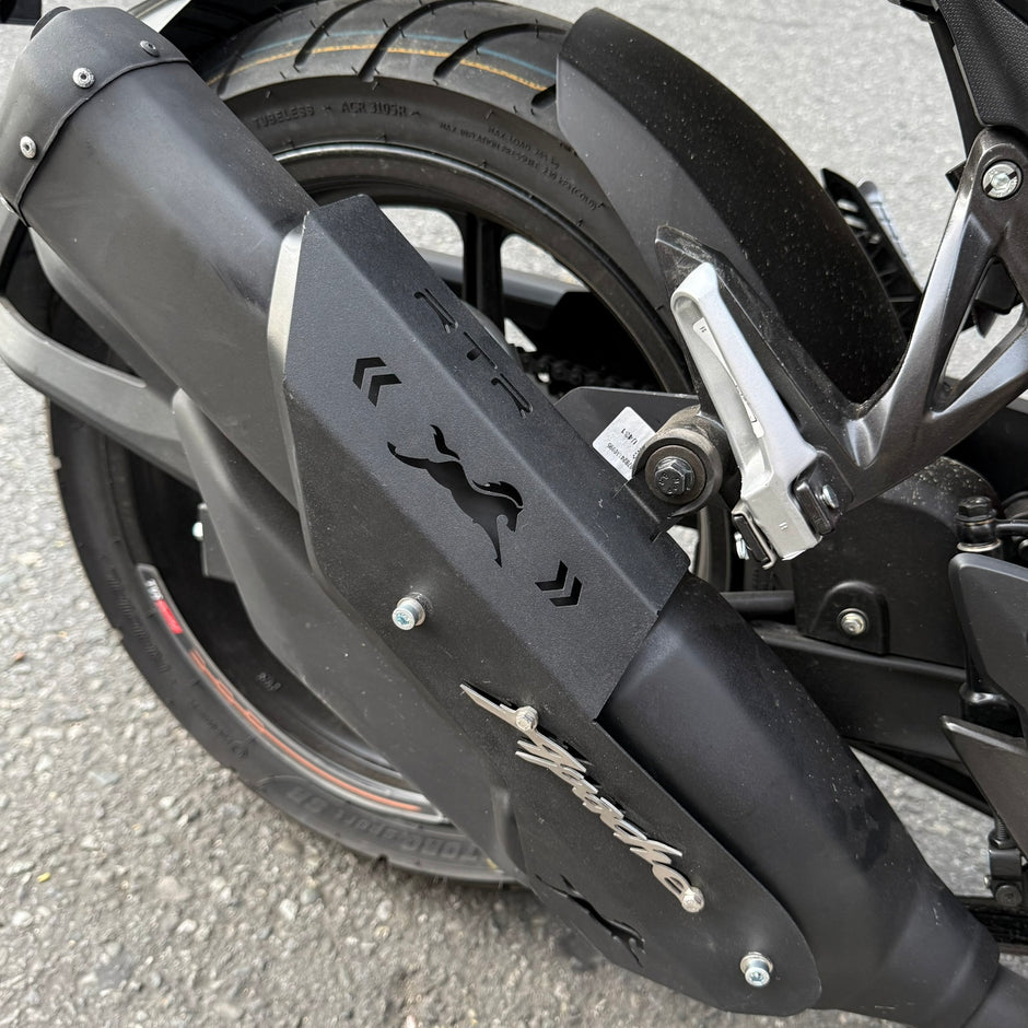 PROTECTOR DE EXOSTO EN ACERO TVS APACHE 160/200 4V GRANDE