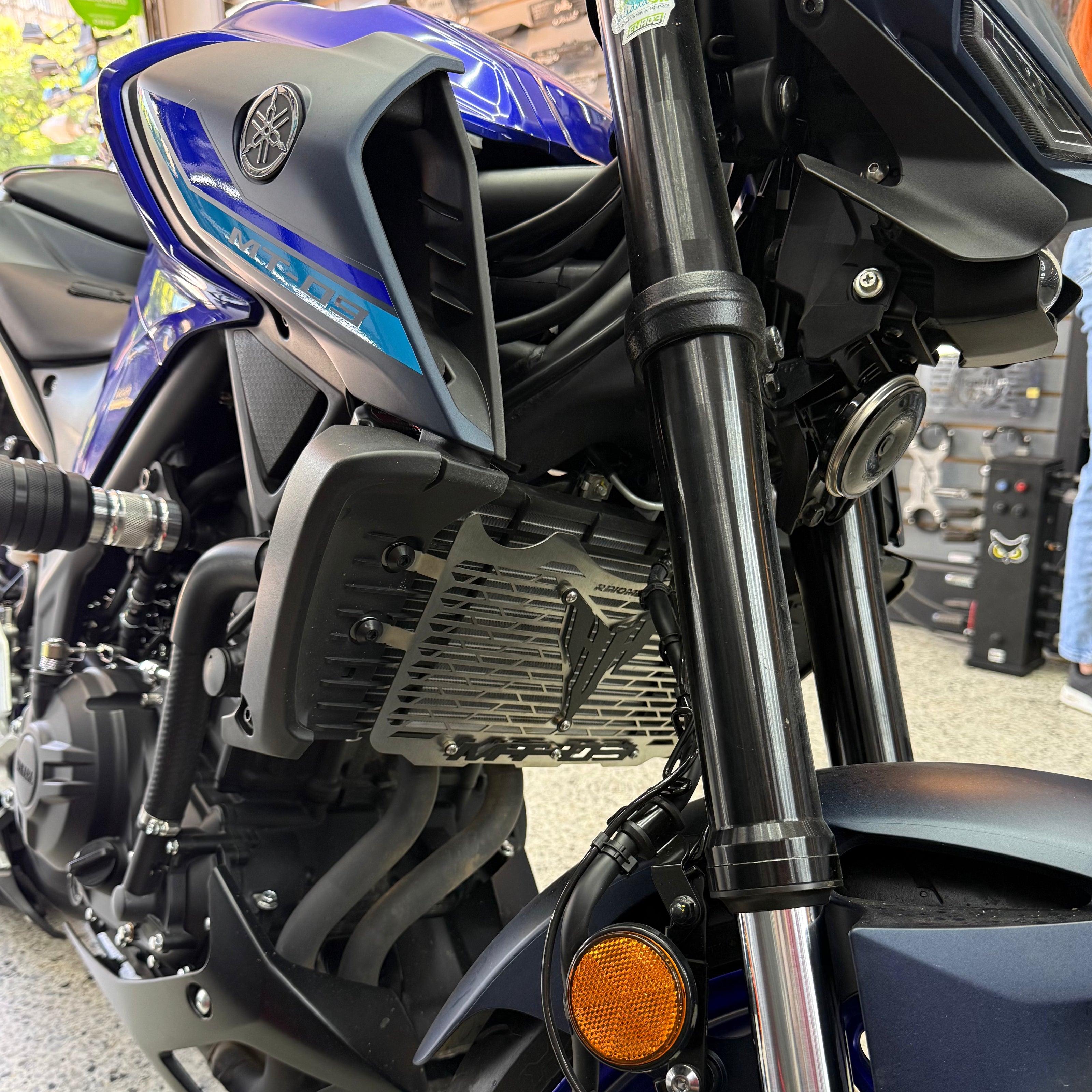 PROTECTOR DE RADIADOR EN ACERO YAMAHA MT-03