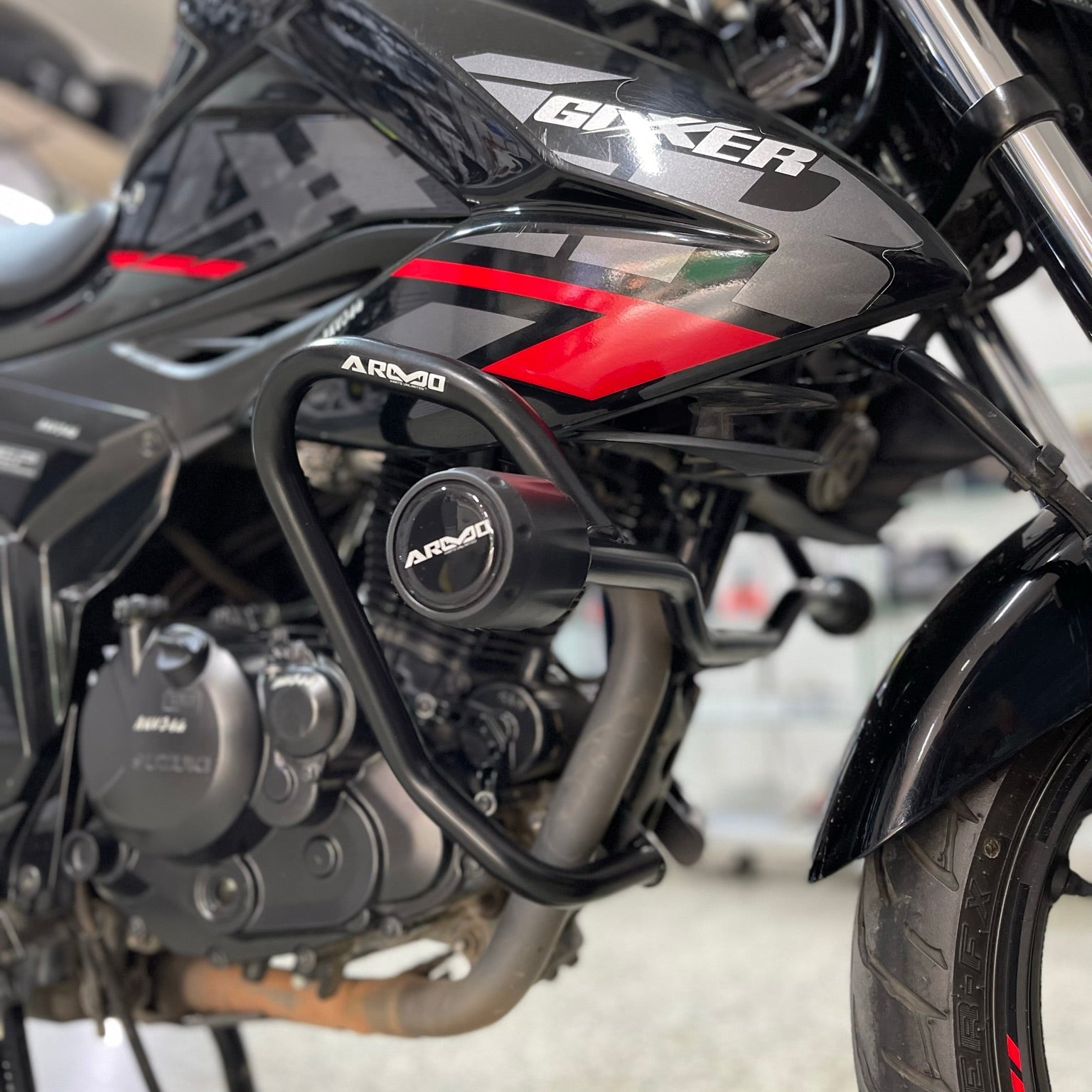 BARRA DE PROTECCIÓN CON SLIDER ARMO SUZUKI GIXXER 150 FI