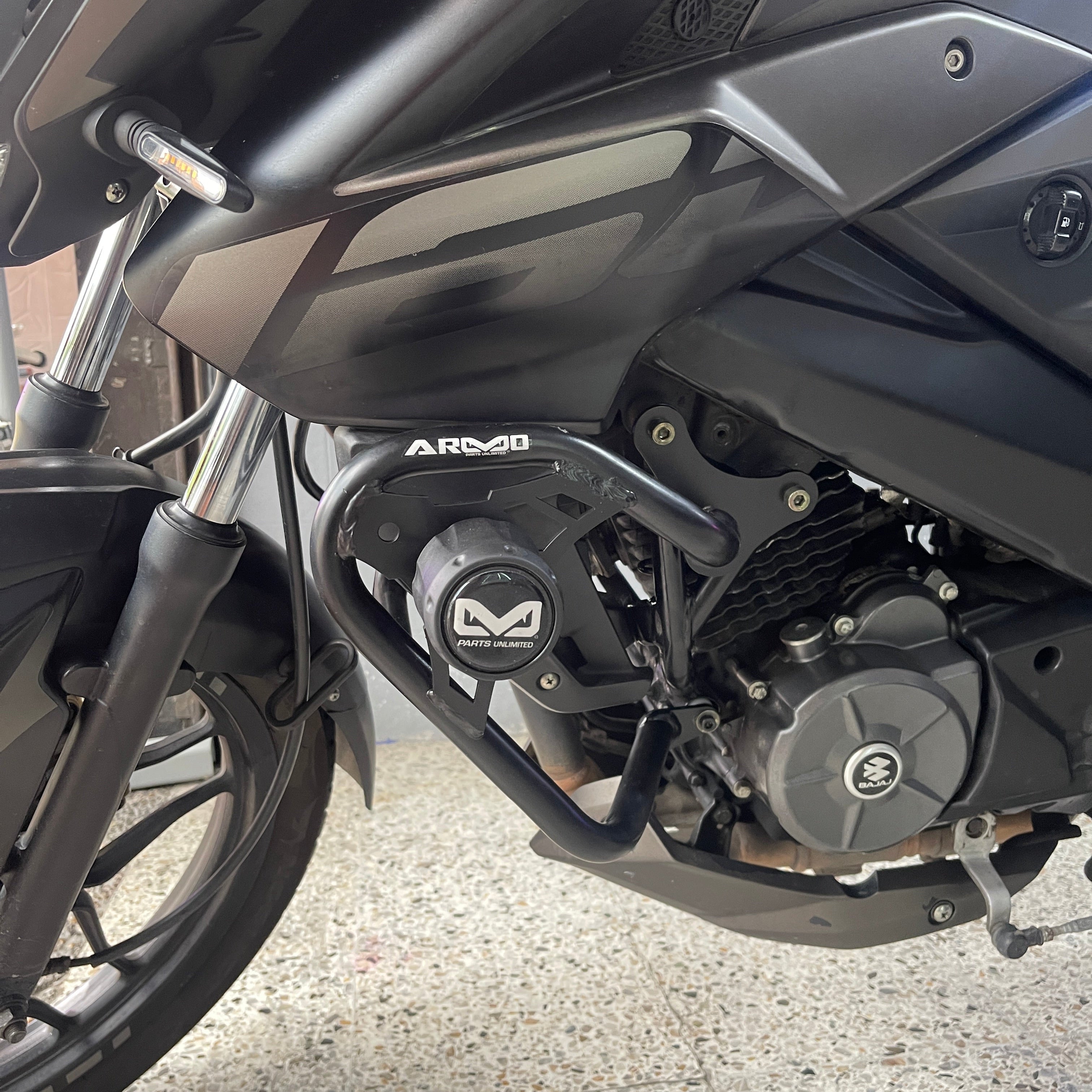 BARRA DE PROTECCIÓN CON SLIDER ARMO PULSAR NS 160