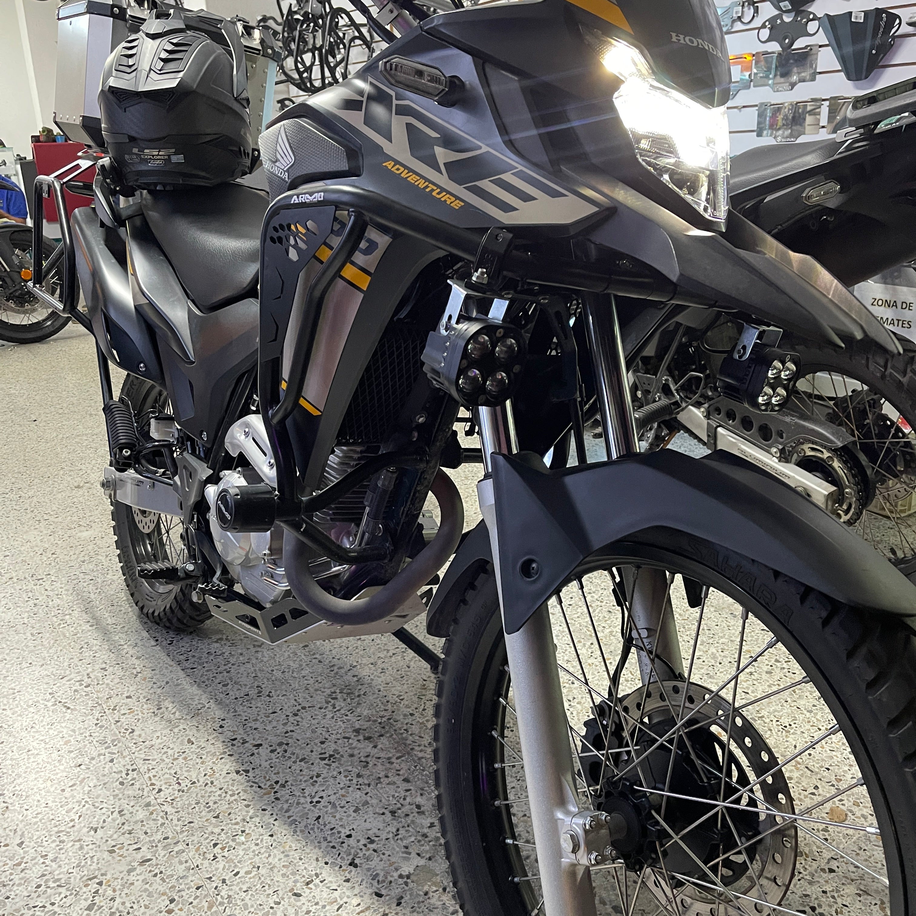 BARRA DE PROTECCIÓN CON SLIDER ARMO HONDA XRE 300 ABS