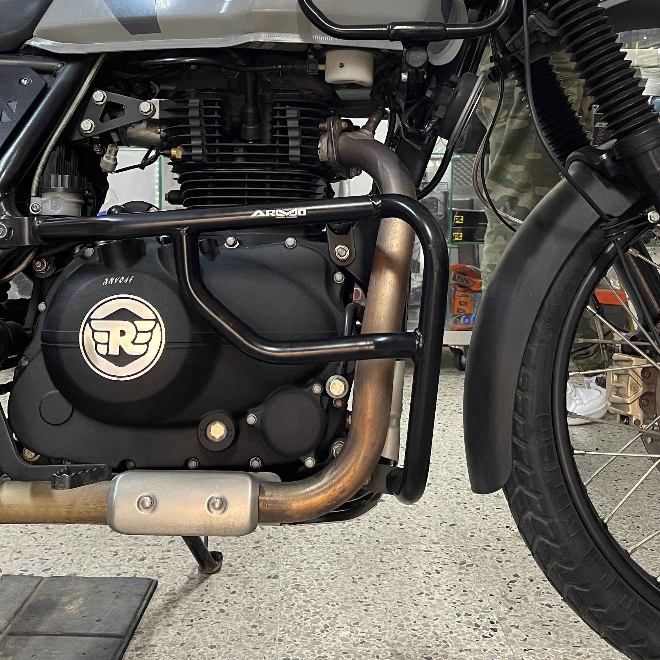 BARRA DE PROTECCIÓN CON SLIDER ARMO ROYAL ENFIELD HIMALAYAN/SCRAM 411