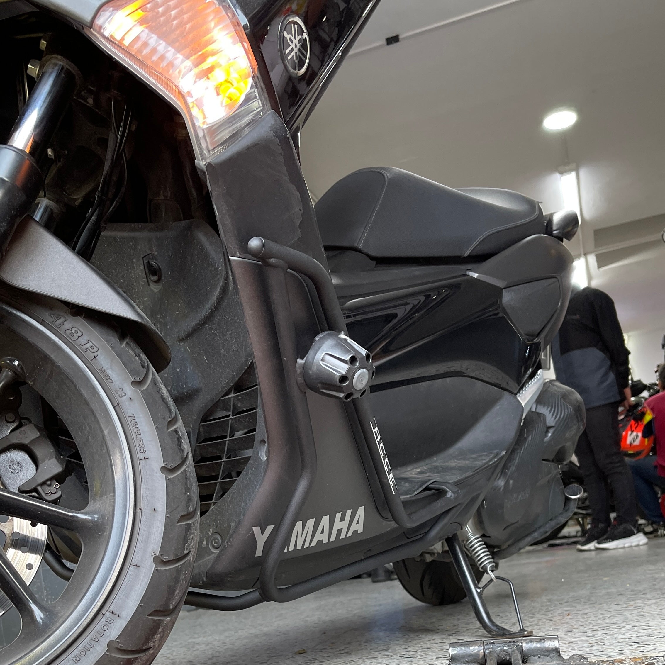 BARRA DE PROTECCIÓN CON SLIDER ARMO YAMAHA NMAX V1