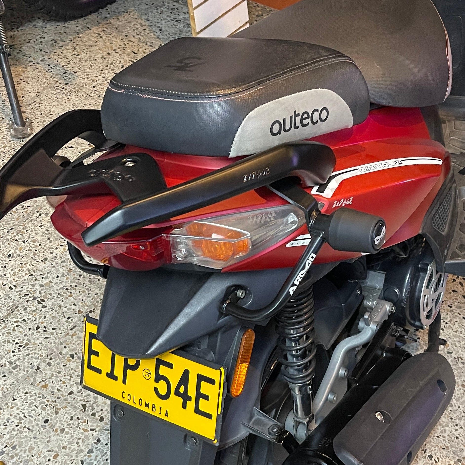 DEFENSAS CON SLIDERS ARMO AGILITY RS/GO 125 DELANTERO Y TRASERO