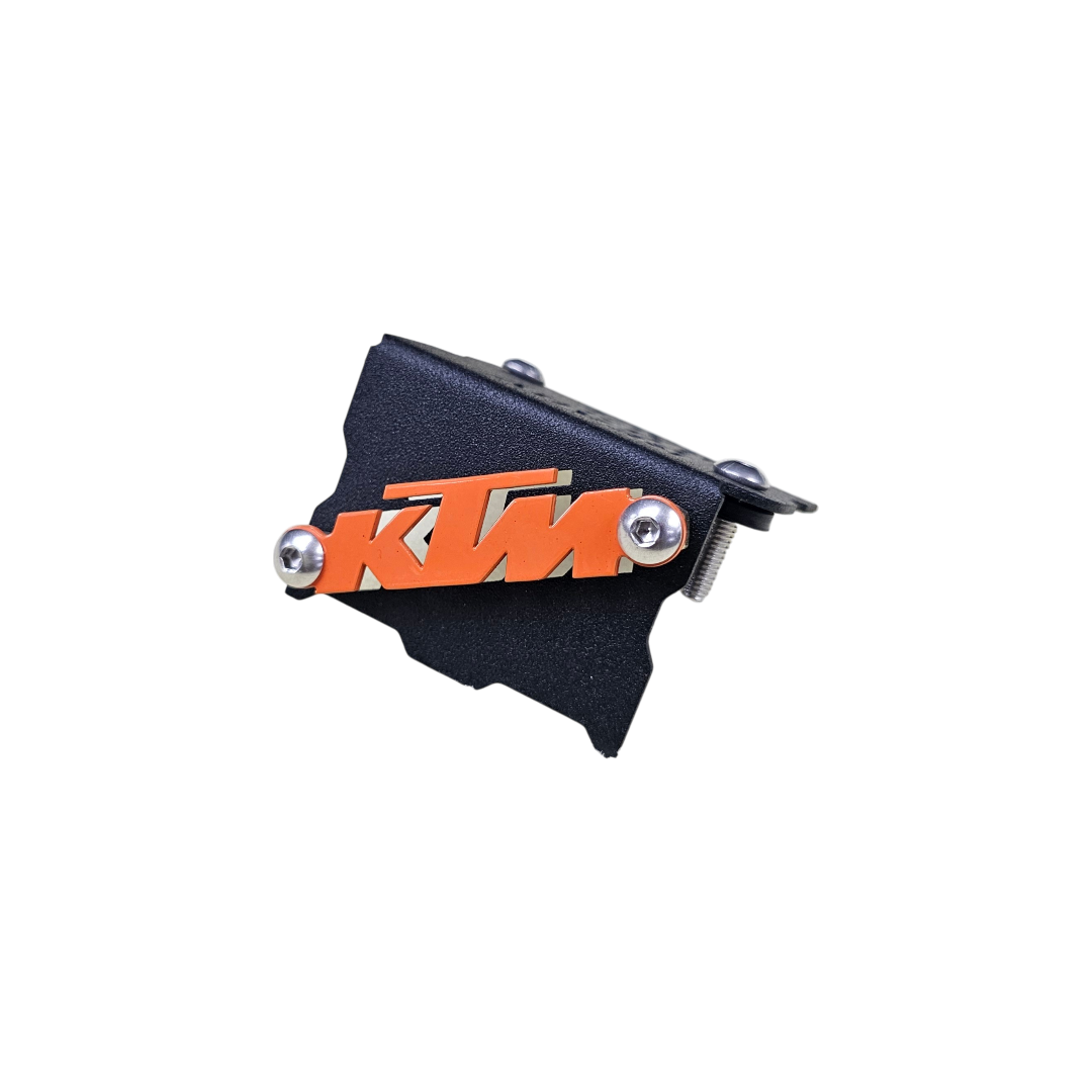 PROTECTOR DE BOMBA O DEPOSITO DE LIQUIDO DE FRENO DELANTERO EN ACERO KTM DUKE 200/390 G1 - KTM DUKE 200/250/390 NG