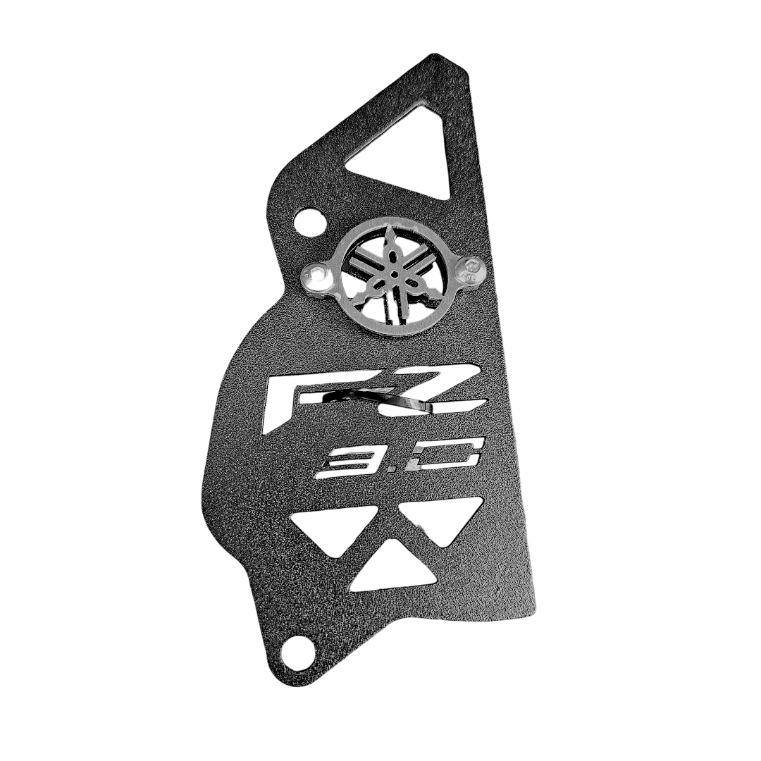 PROTECTOR TAPA PIÑON EN ACERO YAMAHA FZ 3.0