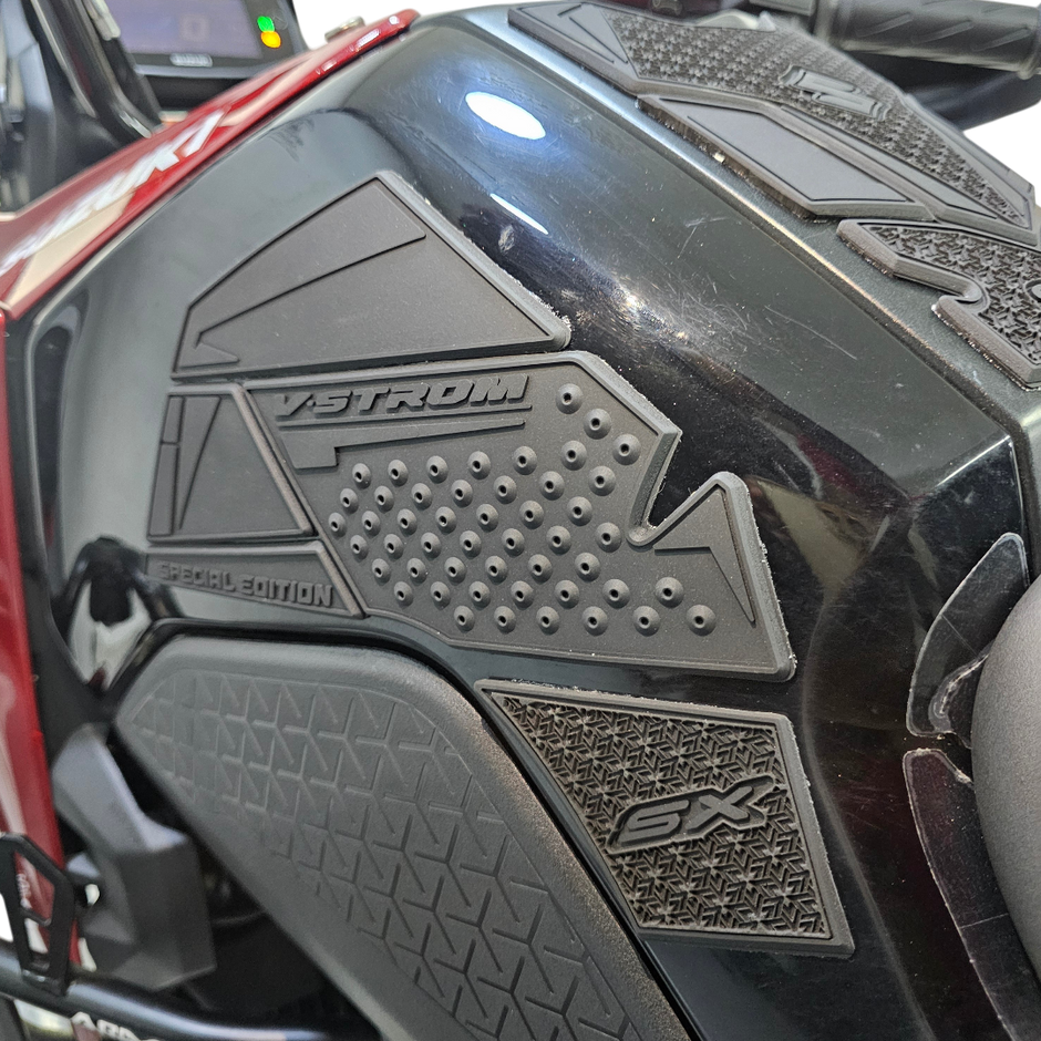 STOMPGRIPS - PROTECTORES DE TANQUE SPECIAL EDITION SUZUKI VSTROM 250 SX