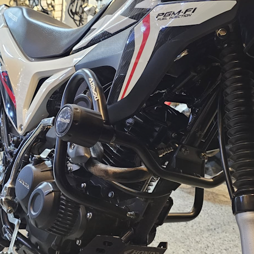 BARRA DE PROTECCIÓN CON SLIDER ARMO HONDA XR190L