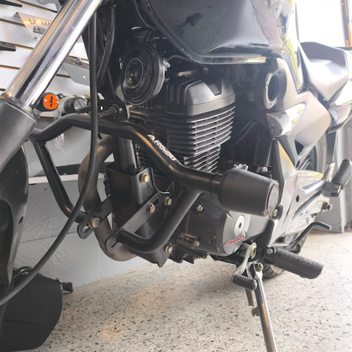 BARRA DE PROTECCIÓN CON SLIDER ARMO GENERICO UNIVERSAL - AKT NKD - BAJAJ BOXER CT 100/125 - DISCOVER 125 ST