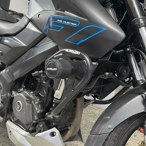 BARRA DE PROTECCIÓN CON SLIDER ARMO PULSAR NS 200