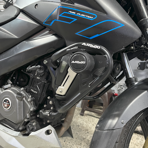 BARRA DE PROTECCIÓN CON SLIDER ARMO PULSAR NS 200