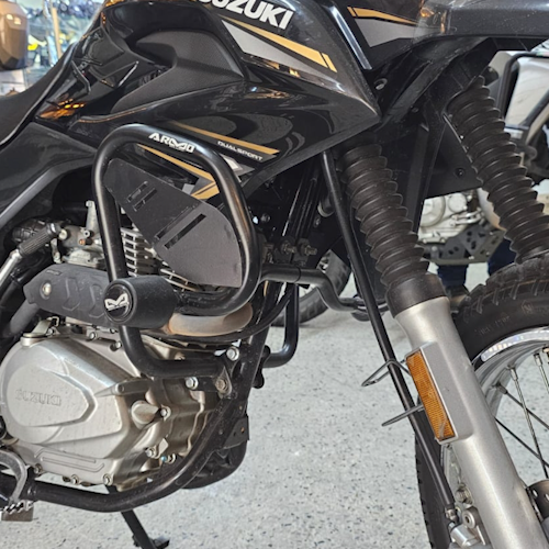 BARRA DE PROTECCIÓN CON SLIDER ARMO AKT TTR 2014/2024 - HONDA XR150 - HONDA XR190L ABS 2.0 - HONDA XRE 190 - SUZUKI DR 150 - VICTORY MRX 125 - MRX 150