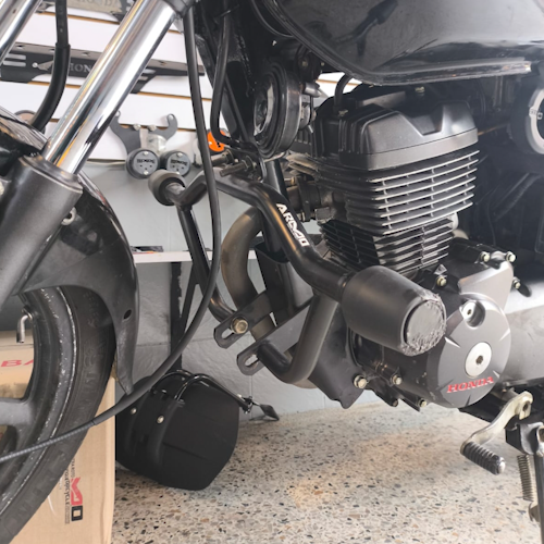 BARRA DE PROTECCIÓN CON SLIDER ARMO GENERICO UNIVERSAL - AKT NKD - BAJAJ BOXER CT 100/125 - DISCOVER 125 ST