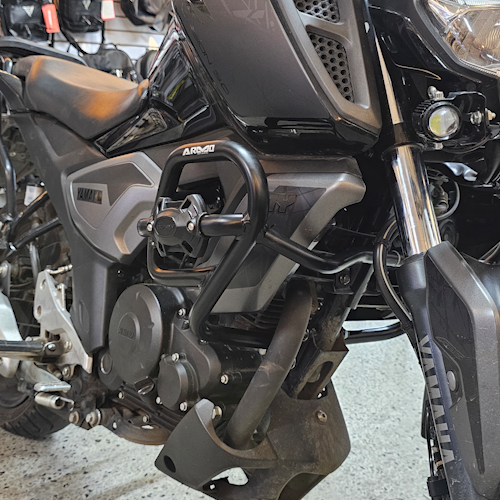 BARRA DE PROTECCIÓN CON SLIDER ARMO YAMAHA FZ 3.0