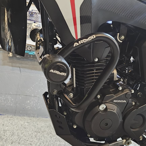 BARRA DE PROTECCIÓN CON SLIDER ARMO HONDA XR190L