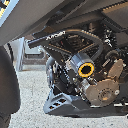 BARRA DE PROTECCIÓN CON SLIDER ARMO HONDA CB300F TWISTER