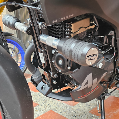 SLIDERS DE ALTO IMPACTO HERO HUNK 160 4V