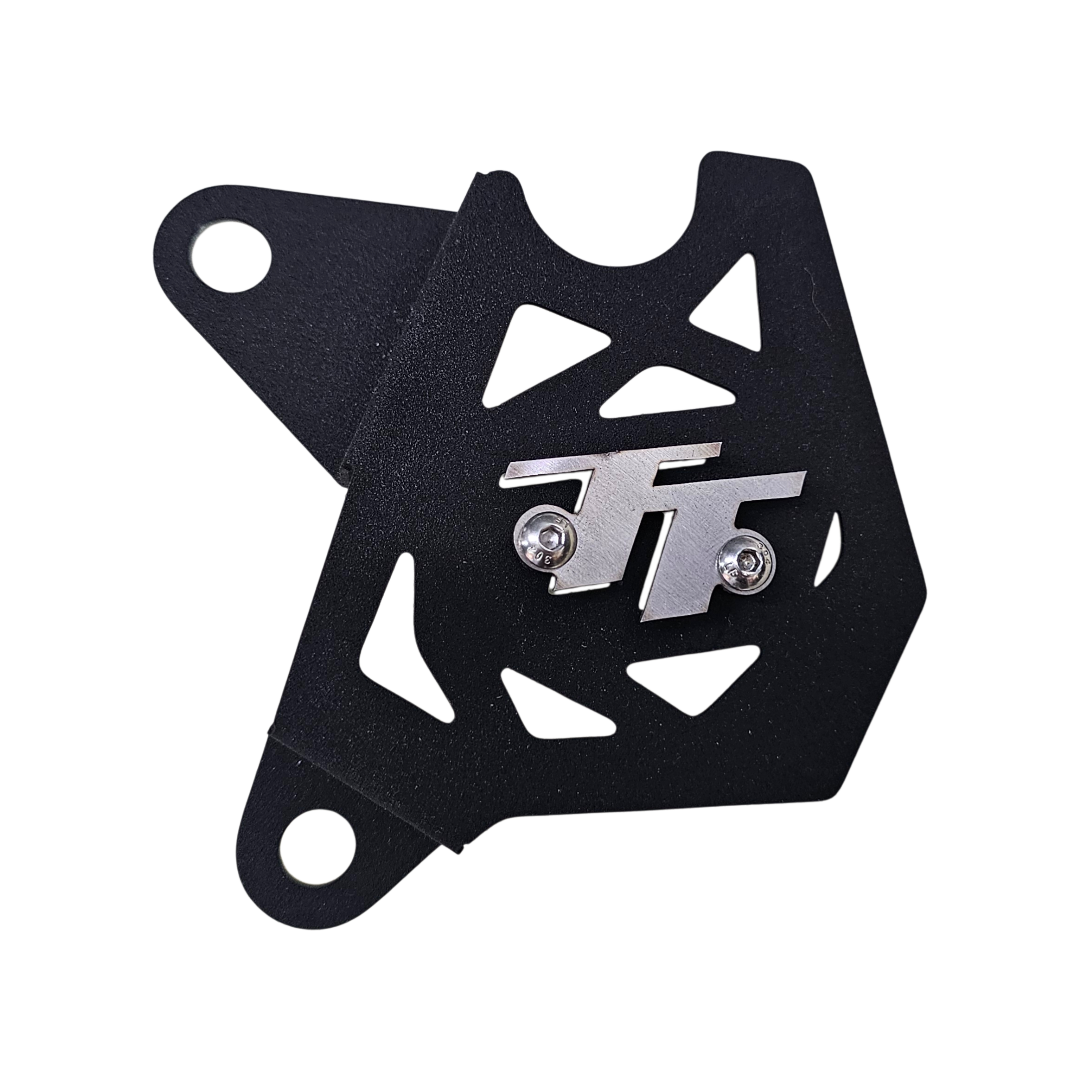 PROTECTOR DE CALIPER EN ACERO AKT TTR 2014/2024 - TTR 2025 - TTDS - TT 200 2026