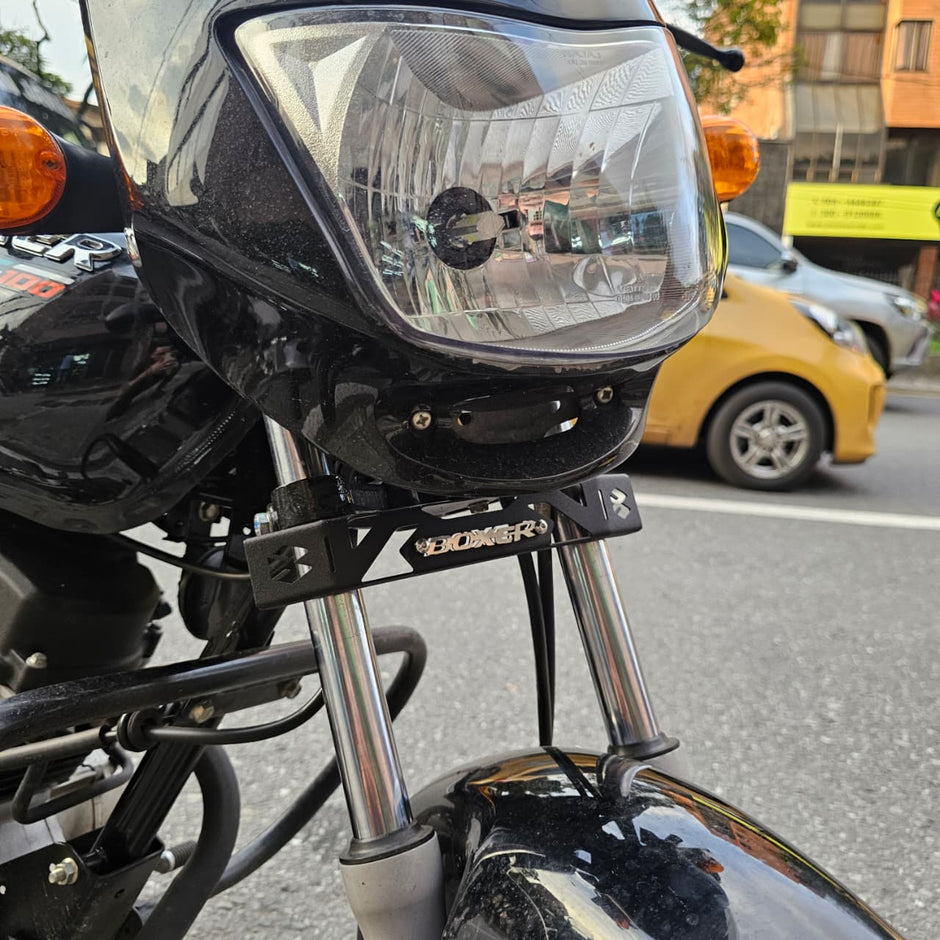 EMBLEMA BAJO LA FAROLA DE LUJO BAJAJ BOXER CT 100 - 125